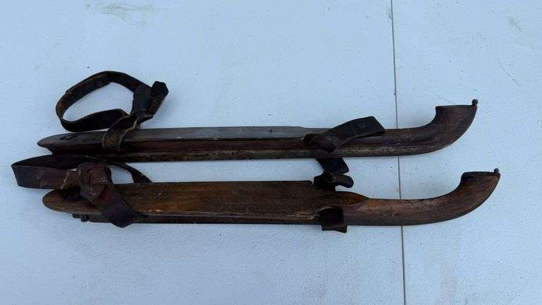 Wooden skates