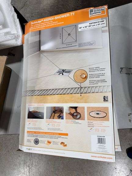Schluter - KERDI-SHOWER-TT - Base de douche préfabriquée en pente avec position de sortie centrée - 1