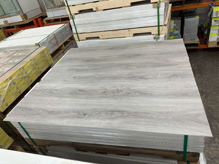 Gray Woodlook Luxury Vinyl Plank Flooring 4.5mmx7"x47 3/4"
