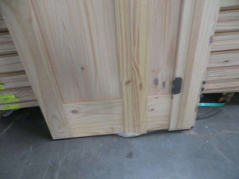 Interior Knotty Pine Door 30"x80" LH 2 PNL (Unassembled)