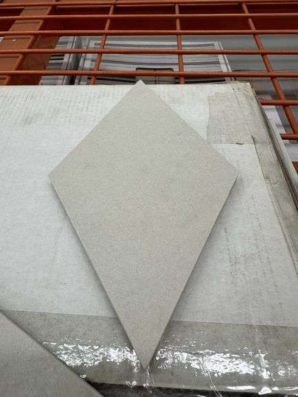 Crema Luna Leaf and Circle and Classico Diamond Shape Mosaic Tile 4 5/8"x4 5/8"