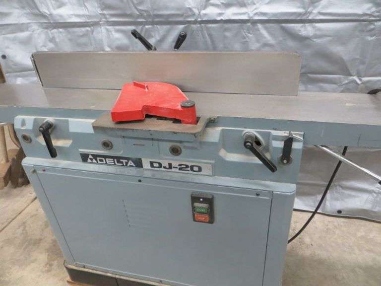 Delta DJ20 8" Jointer Lambrecht Auction, Inc.