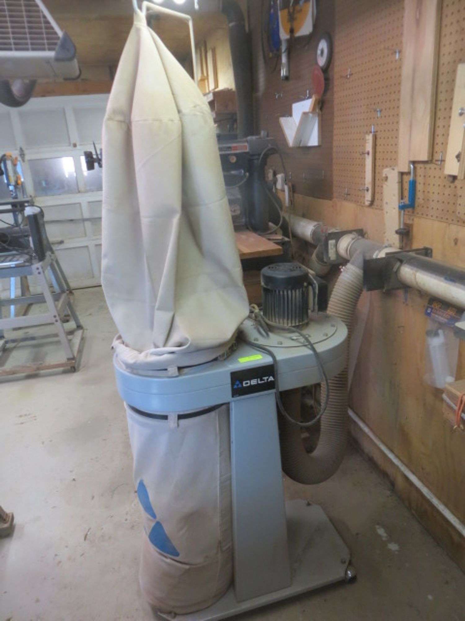 Delta Dust Collector - Lambrecht Auction, Inc.