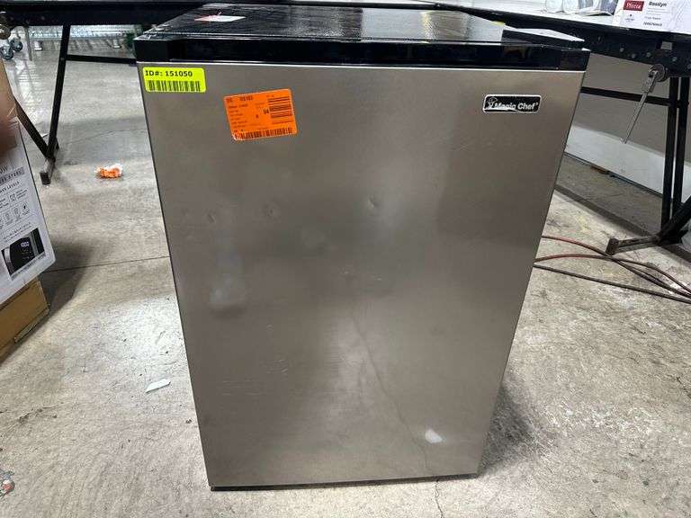 Magic Chef 4.4 cu. ft. Mini Fridge In Stainless Steel Look Without ...