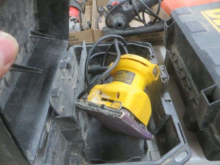 DeWalt Palm Sander w/ Case