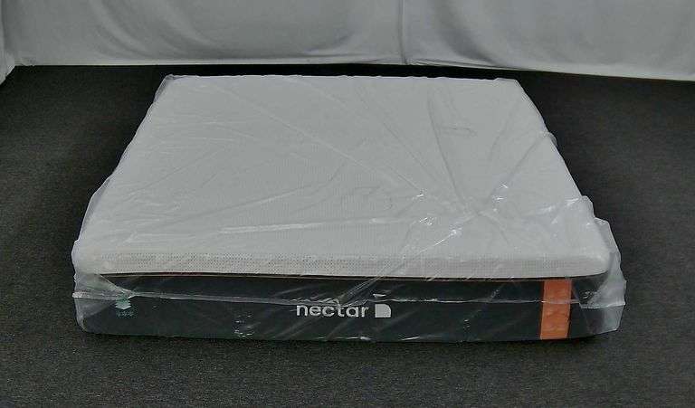 Nectar 14in Plush King Mattress