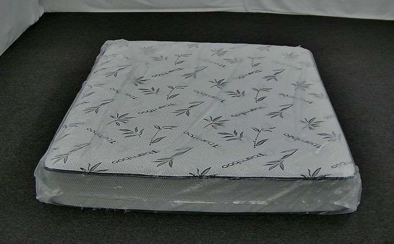 Dreamscape Amherst Plush King Mattress