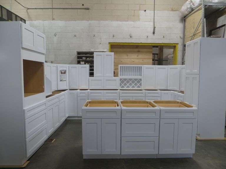 Arcadia White Kitchen Cabinet Set 10'x16'x10'