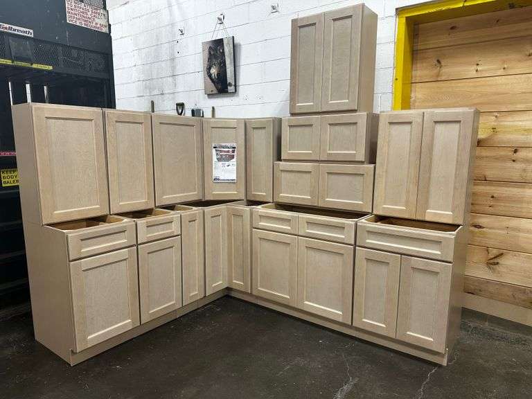 Sonona Wheat Kitchen Cabinet Set 10'x12'