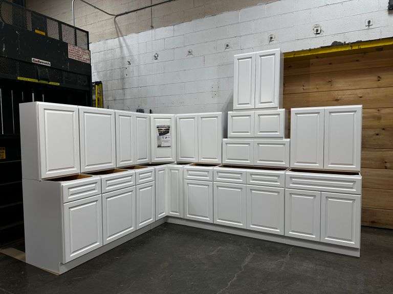 Assembled Newport White Kitchen Cabinet Set 10'x15'
