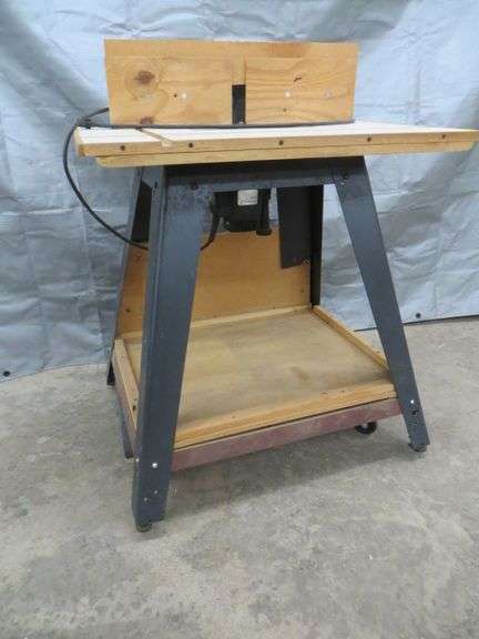 Router Table w/ Freud Router ( ½
