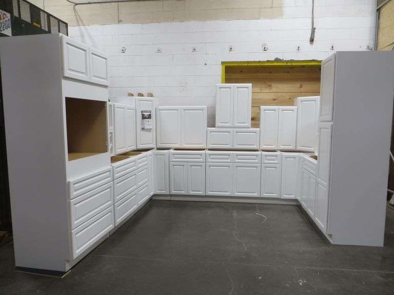 Newport White Kitchen Cabinet Set 10'x14'x10'