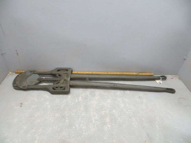 Dehorners w/ Iron Handles