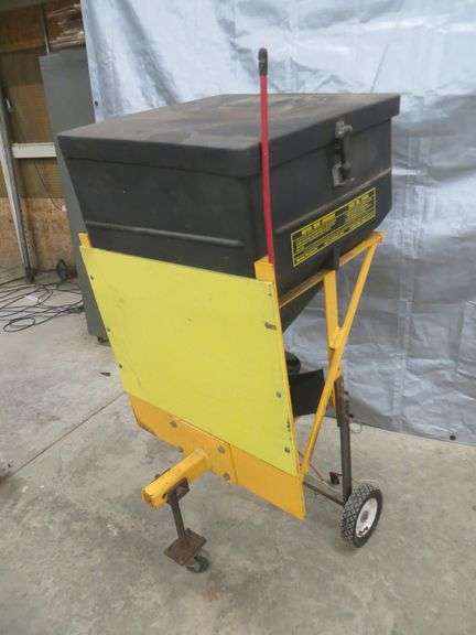 Meyer Reese Hitch Mount Mini Spreader - Seized Motor