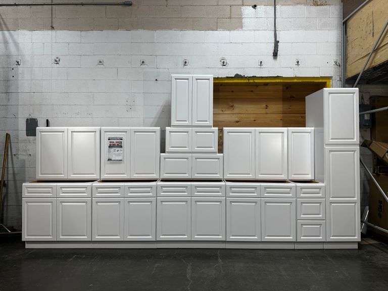 Assembled Newport White Kitchen Cabinet Set 22'