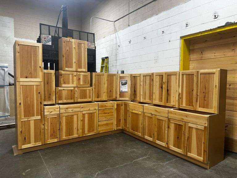 Frontier Shaker Kitchen Cabinet Set 12'x15'