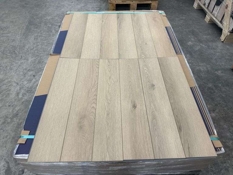 Honey Oak SPC Flooring 7.5mmx6"x28" (390x$)