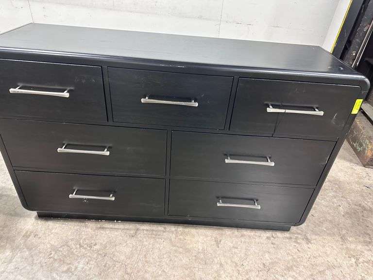 Rowanbeck 7 Drawer Dresser