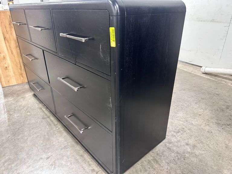 Rowanbeck 7 Drawer Dresser