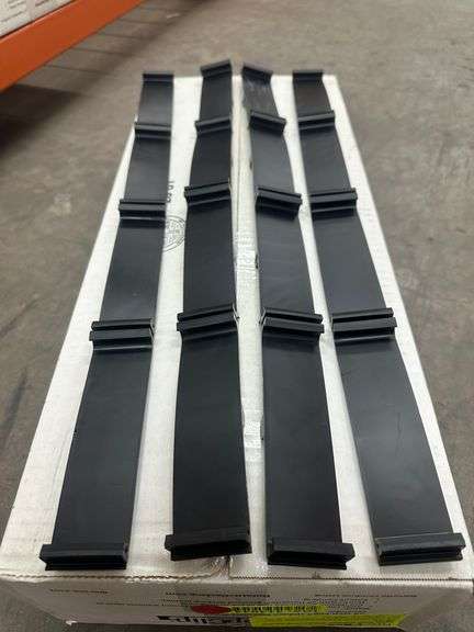 Step Clips Hidden Fastening Strips 25 Pieces - Lambrecht Auction, Inc.