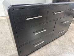 Rowanbeck 7 Drawer Dresser