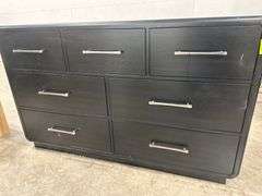 Rowanbeck 7 Drawer Dresser