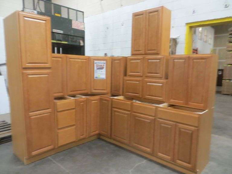 Regal Oak Kitchen cabinet Set 10'x12'