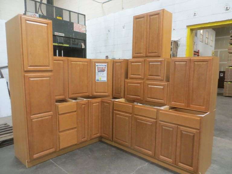 Regal Oak Kitchen cabinet Set 10'x12'