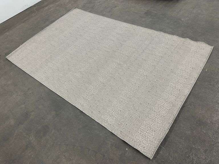 Area Rug 5'x8'