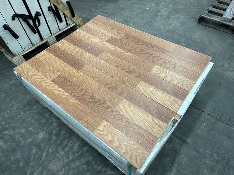 Chesapeake Oak Laminate Flooring 7MMx8"x48"