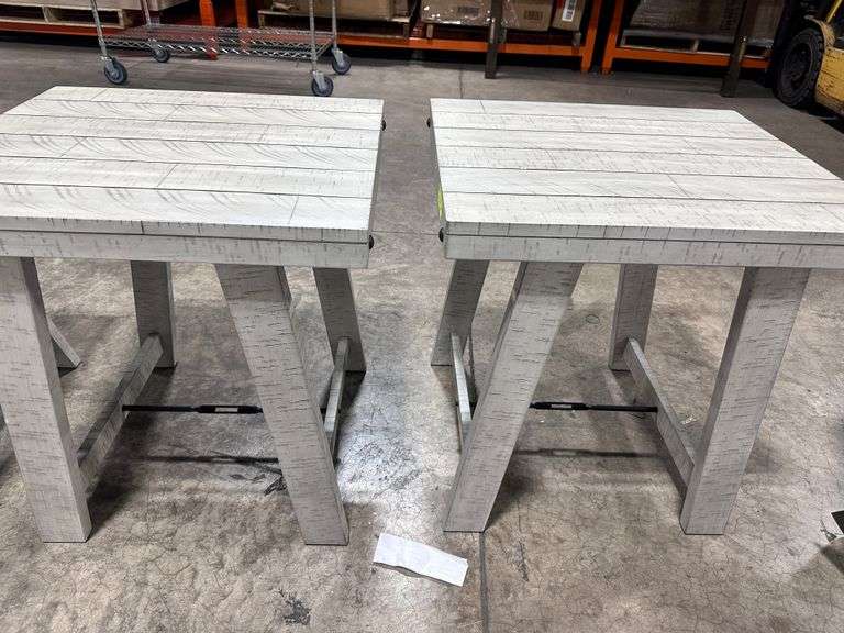 Carynhurst Table(3x$)