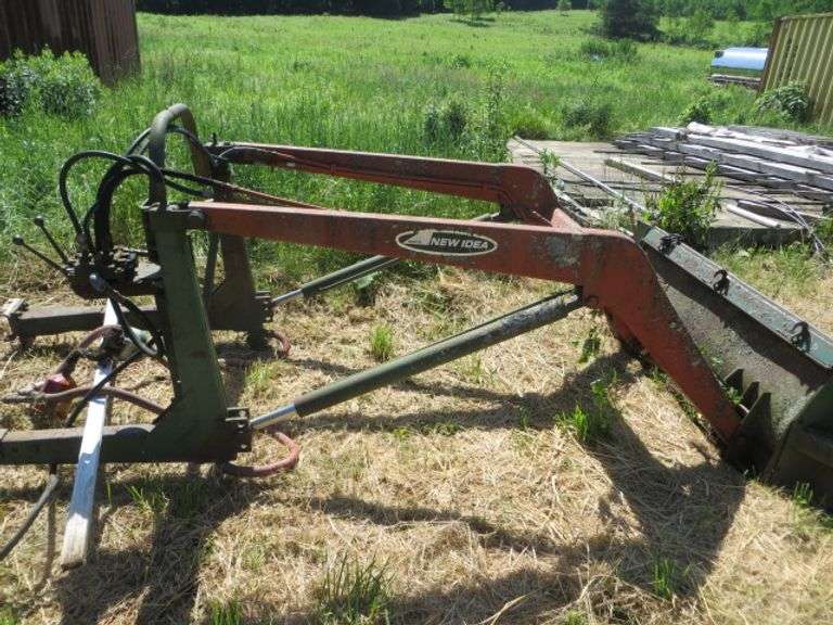 New Idea Loader w/ Bucket & Hydraulics