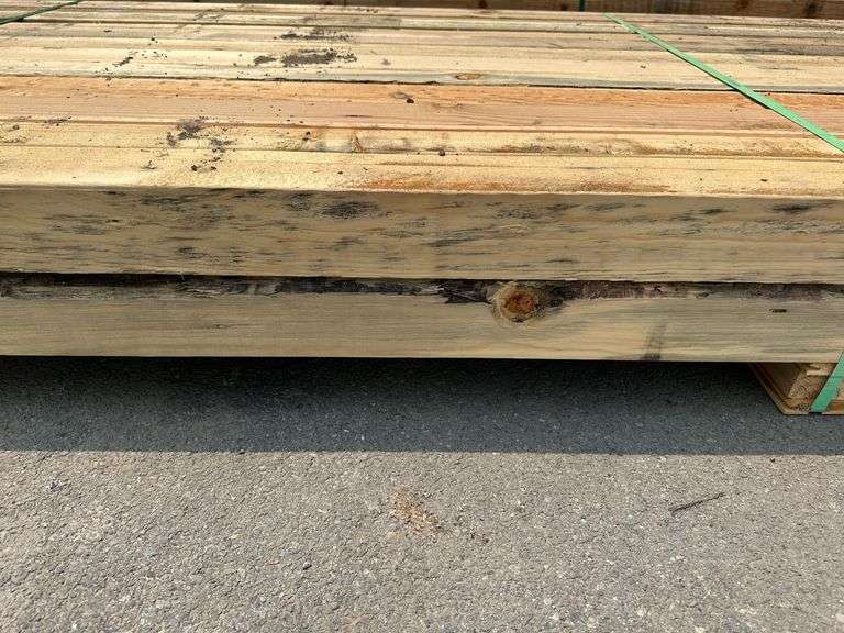 Ponderosa Pine Dimensional Lumber 4"x4"x16'
