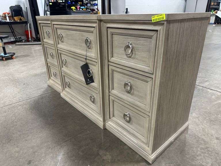 Jorlaina 9 Drawer Dresser