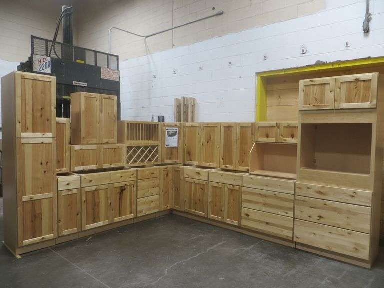 Frontier Shaker Kitchen Cabinet Set 12'x15'