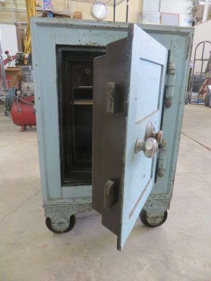 Marvin's Floor Safe 30x19.5x21" w/ Combination