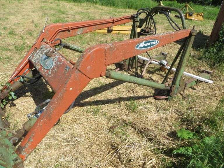 New Idea Loader w/ Bucket & Hydraulics