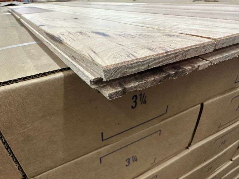 Natural Hickory Low Gloss 3/4"x3 1/4"xRL Prefinished Hardwood Flooring