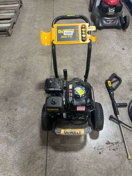 3600 PSI 2.5 GPM Cold Water Gas Professional Pressure Washer