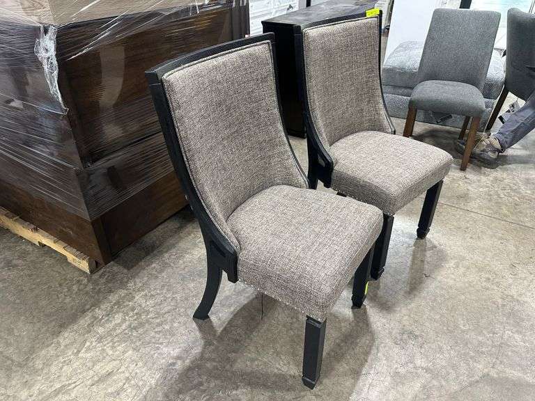 Tyler Creek Upholstered Dining Chair(2x$)