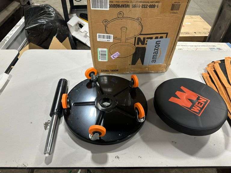 WEN 300-Pound Capacity Pneumatic Rolling Mechanic Stool
