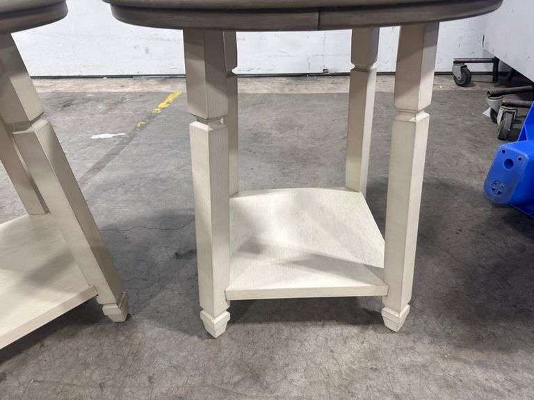 Bolanbrook Table (2x$)