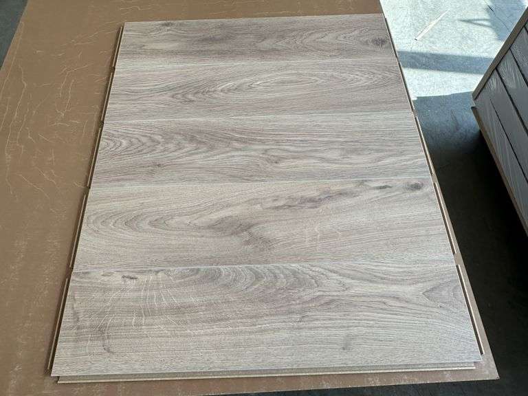 Haybridge Oak Laminated Flooring 10mmx7"x25"