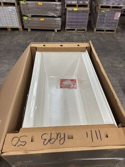 Sitka 60"x32" Soaker Alcove Bathtub with Right Drain in Biscuit