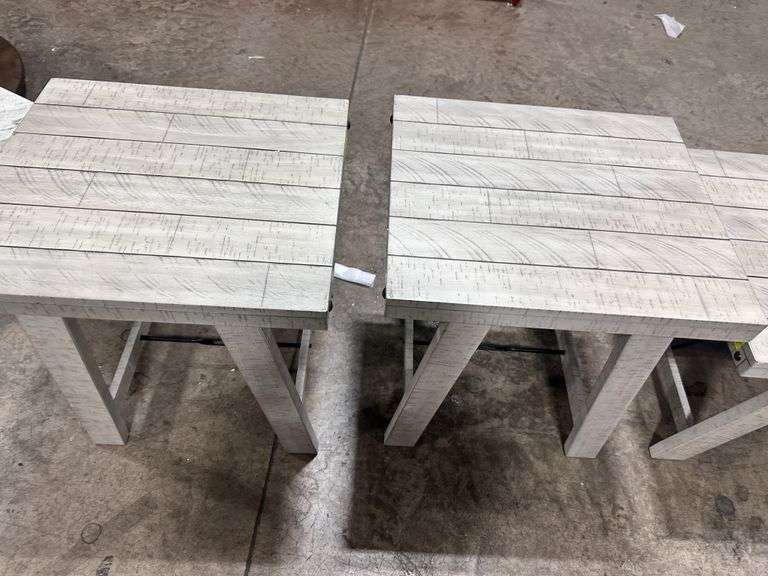 Carynhurst Table(3x$)