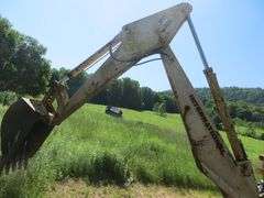 International 260 Backhoe/Loader