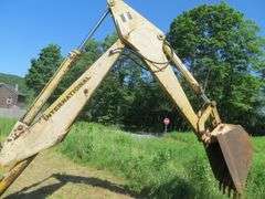 International 260 Backhoe/Loader