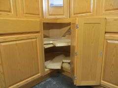Regal Oak Kitchen Cabinet Set 10'x14'x10'