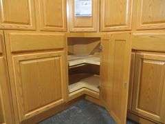 Regal Oak Kitchen Cabinet Set 10'x14'x10'