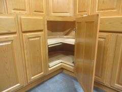 Regal Oak Kitchen Cabinet Set 10'x14'x10'